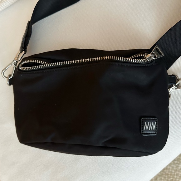 NWOT RARE Most Wanted USA Convertible Belt Bag in Black OS - Picture 3 of 14